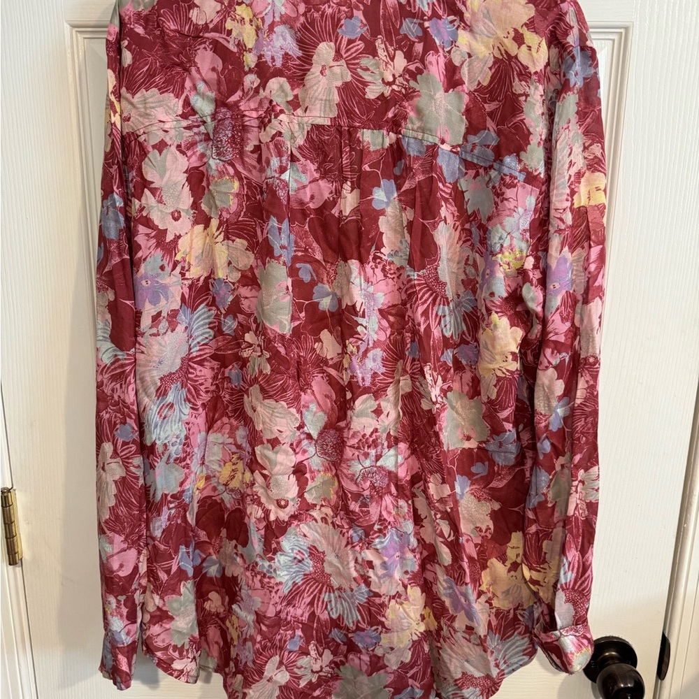 Anthropologie The Romy Relaxed Fit Button Down Shirt by Pilcro. - Picture 5 of 11